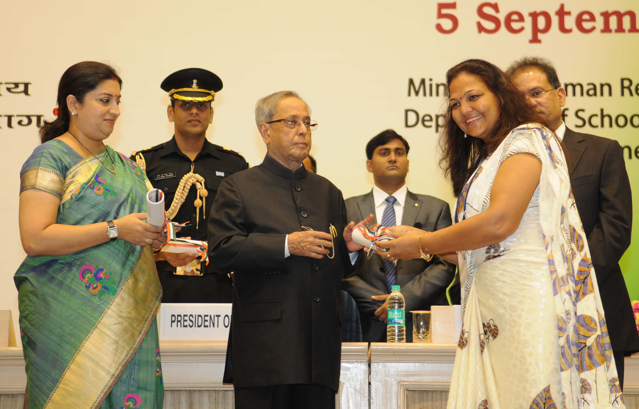 President,  Pranab Mukherjee presenting the National Award for Teachers-2013