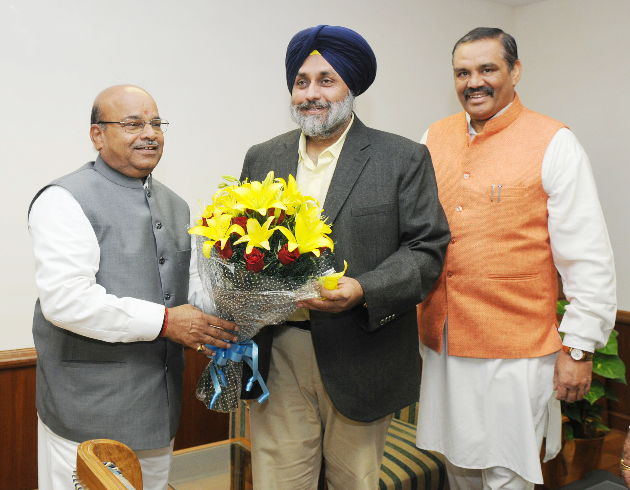 Sukhbir Singh Badal calling on the Union Minister for Social Justice and Empowerment,Thaawar Chand Gehlot,