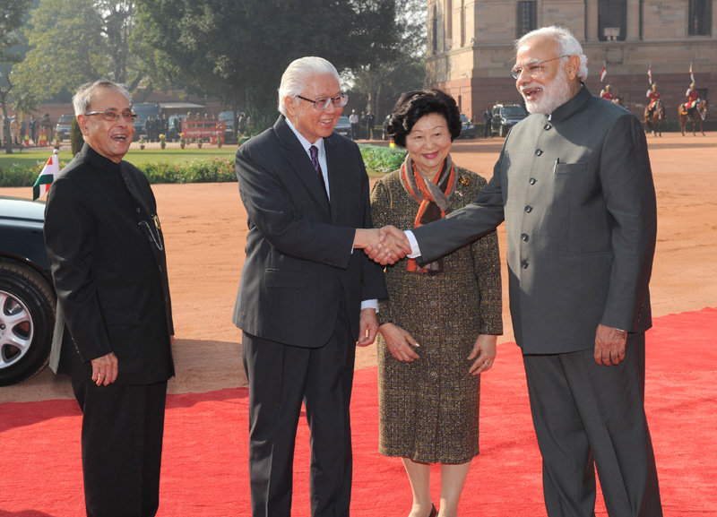 Dr. Tony Tan Keng Yam and Mrs. Mary Tan being welcomed by the President