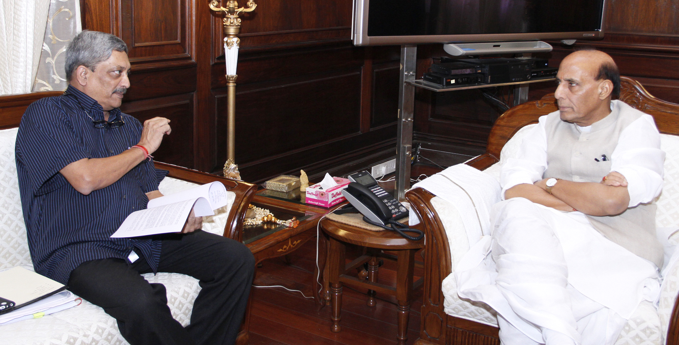 Manohar Parrikar calling on the Union Home Minister, Rajnath Singh