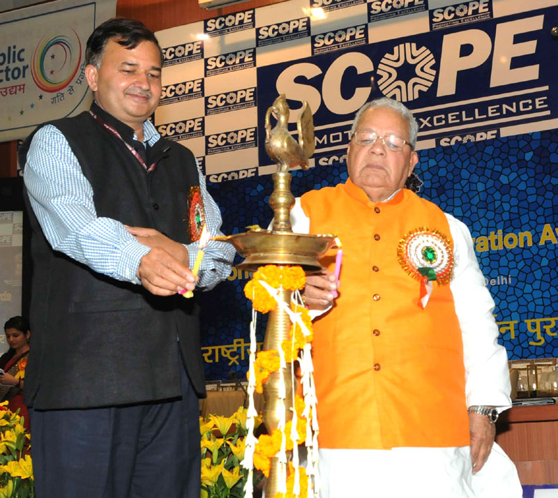 Union Minister for Micro, Small and Medium Enterprises, Shri Kalraj Mishra lighting the lamp at the National Productivity and Innovation Awards