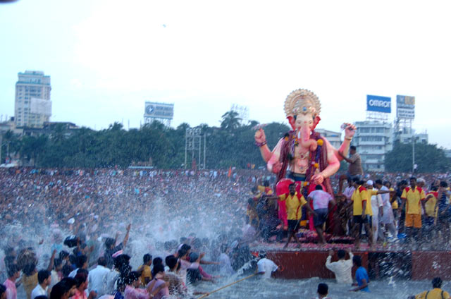 Lalbaugcha Raja Ganpati idol holds a special place for the devotees in Mumbai